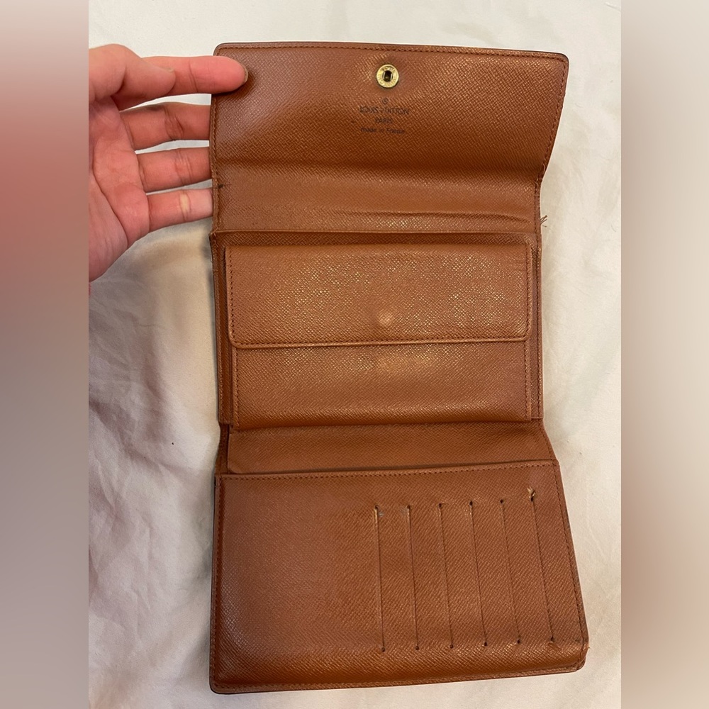LV Wallet - Picture 7 of 11